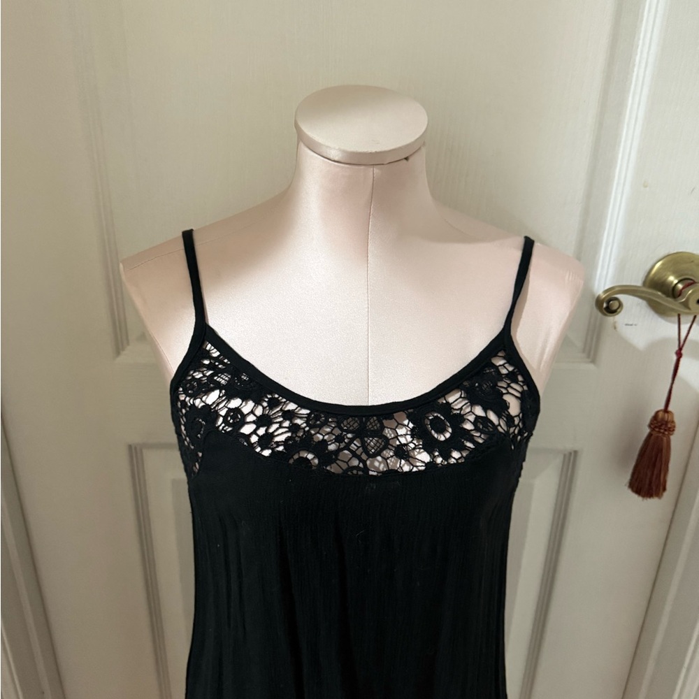 ⭐️10 / $10 ⭐️ Black linen Lace Trim Cami Top size S - Picture 6 of 10